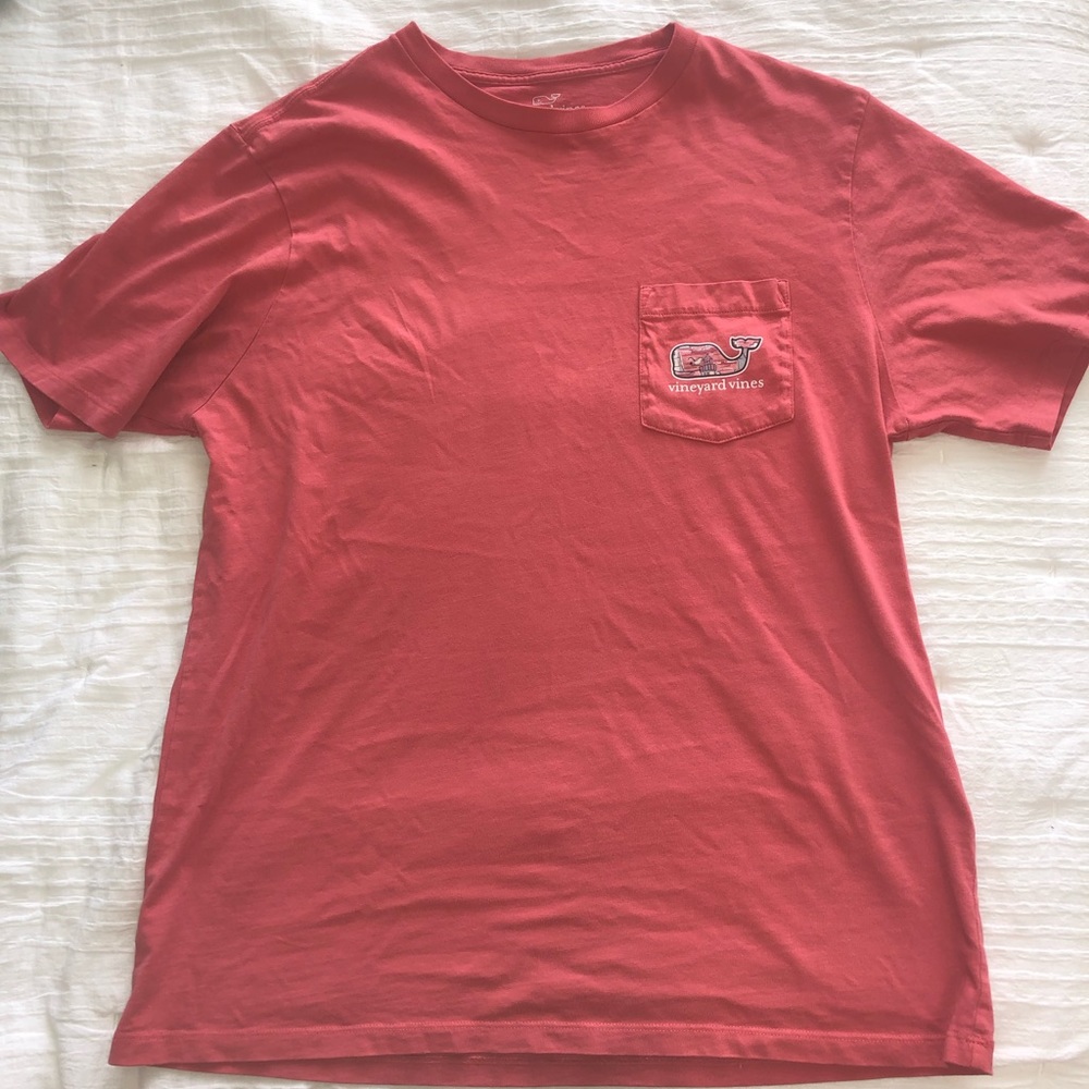 Men’s Vineyard Vine shirt